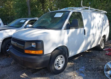 2014 Chevrolet Express 2500 Work Van z USA, uszkodzony, nr VIN 1GCWGFCA9E1198964